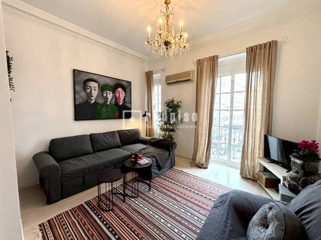 Piso en Alquiler en Zapadores en En Corts - Doctor Waksman