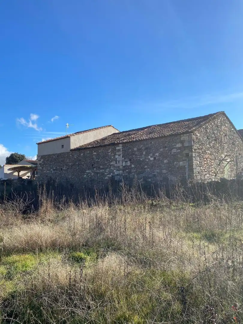 Außenansicht von Residential zum Verkauf in Pedraza