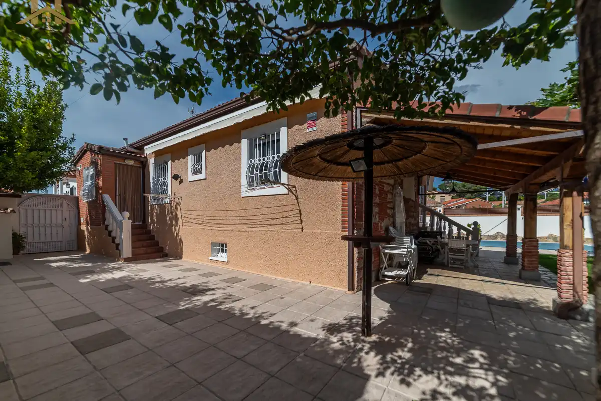 Terrassa de Casa o xalet en venda en El Álamo amb Calefacció, Jardí privat i Terrassa