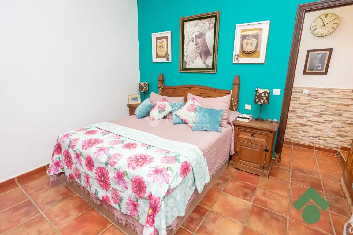 Casa pareada con jardín en venta en C. Barcelona