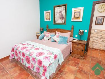 Casa aparellada amb jardí en venda a C. Barcelona