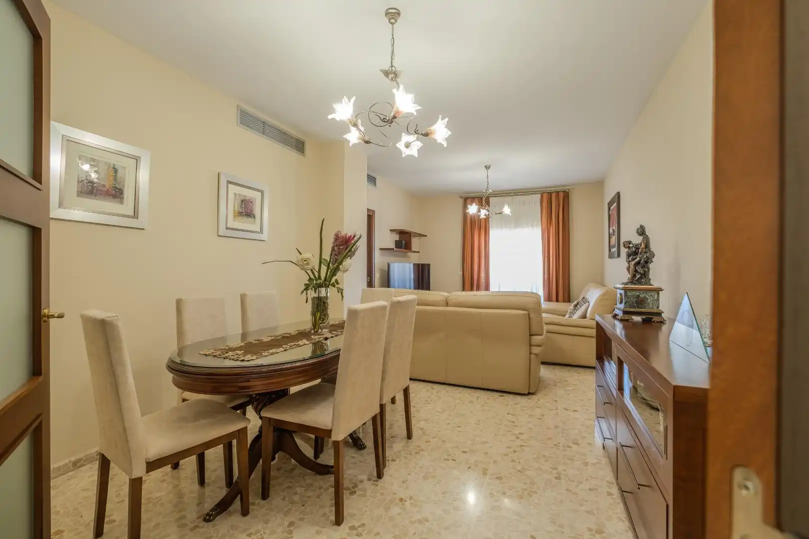 Comedor de Piso en venta en Alcalá de Guadaira con Aire acondicionado, Jardín privado y Terraza