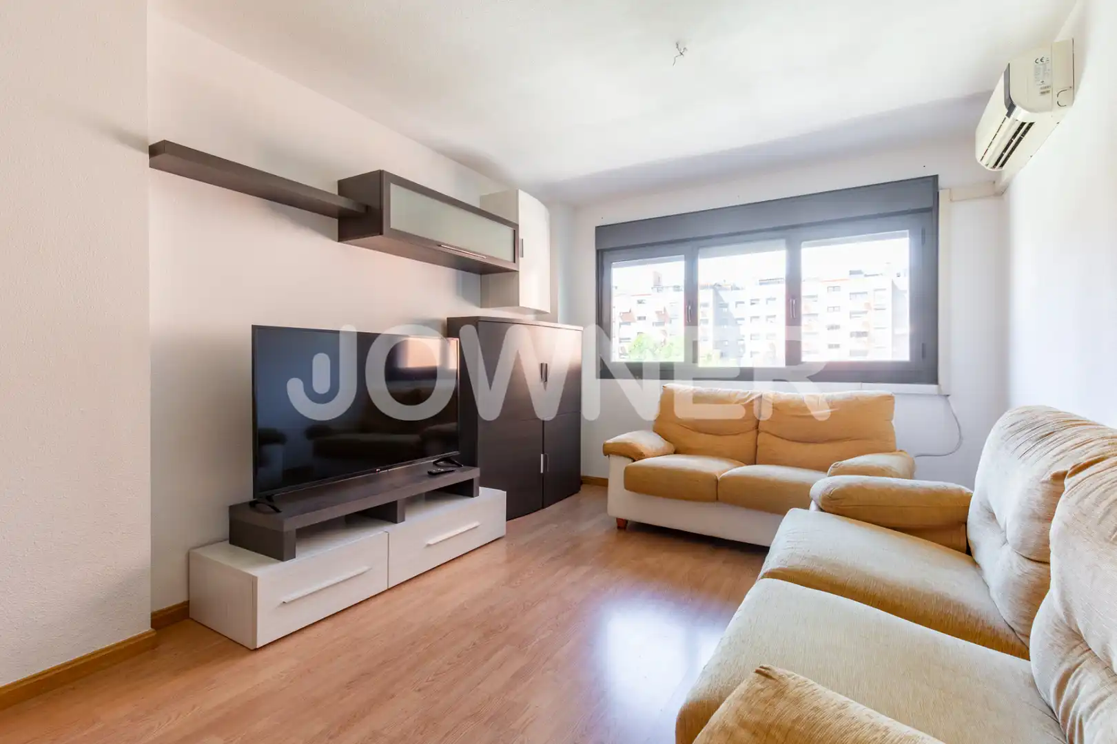 Living room of Flat for rent in Valdemoro  with Air Conditioner, Heating and Storage room