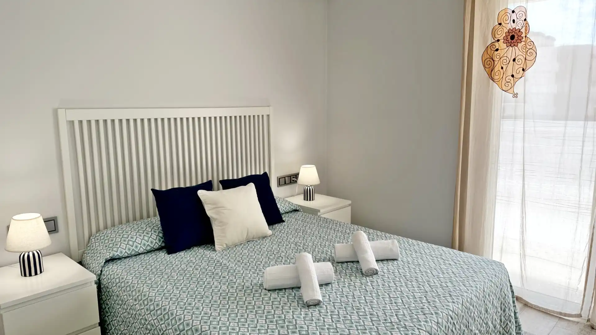Habitación de Apartamento de alquiler en Gandia con Terraza, Amueblado y Horno