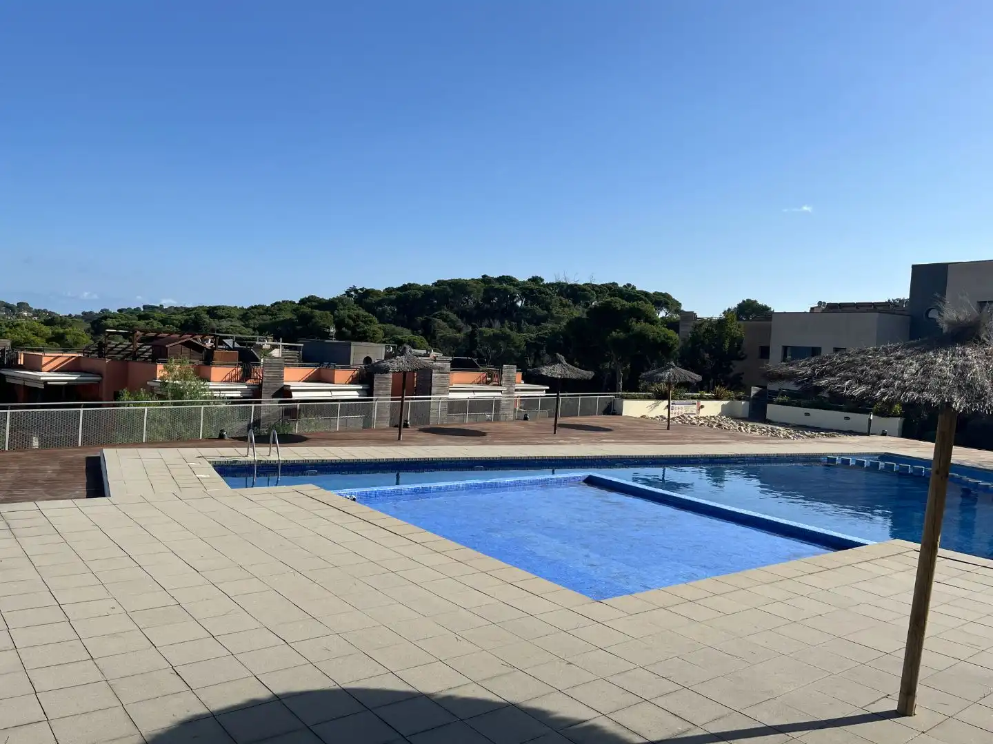 Apartamento con piscina en venta en Avenida Sa Boadella 10, imagen 24