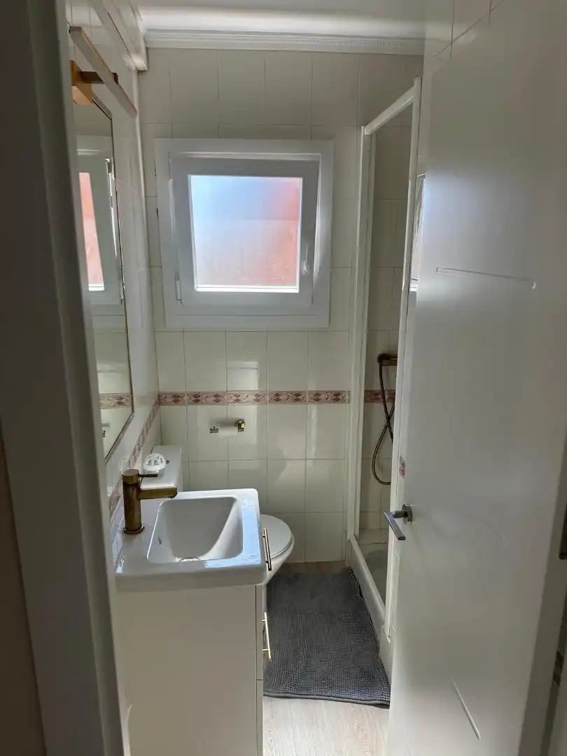 Bathroom of Flat for sale in Vandellòs i l'Hospitalet de l'Infant  with Air Conditioner, Furnished and Balcony