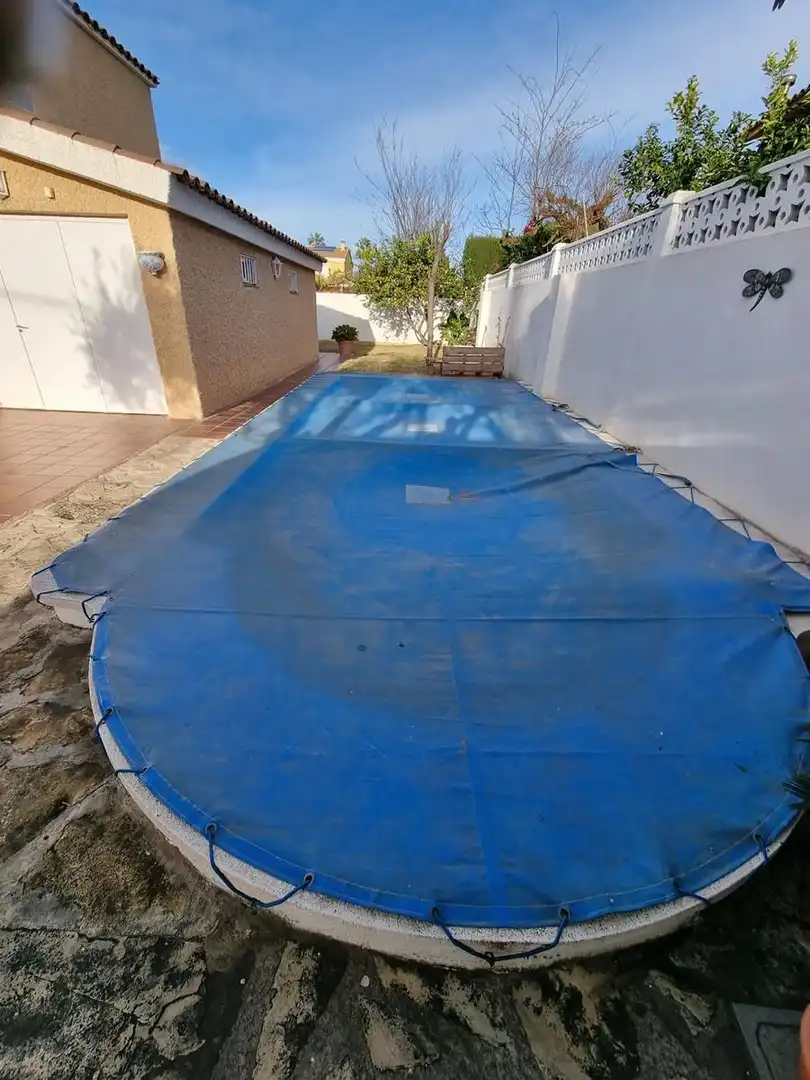 Piscina de Casa o xalet en venda en Castellón de la Plana / Castelló de la Plana amb Aire condicionat, Calefacció i Terrassa