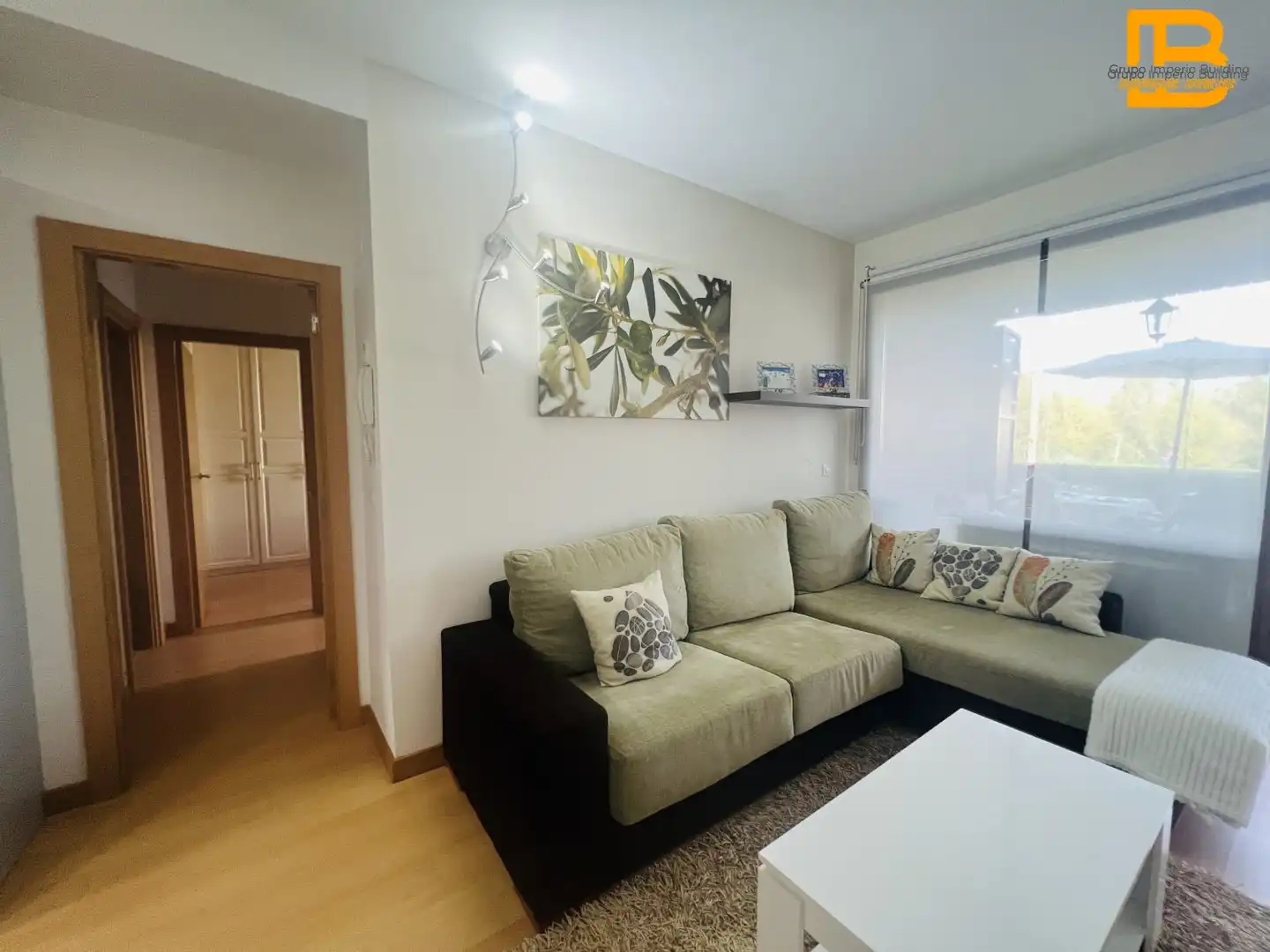 Sala de estar de Piso en venta en Villarcayo de Merindad de Castilla la Vieja con Calefacción, Parquet y Terraza