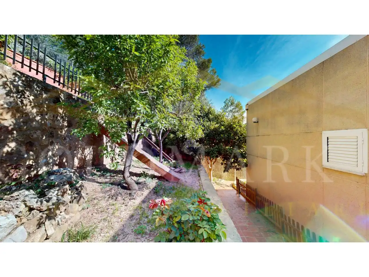 Jardí de Casa o xalet en venda en Corbera de Llobregat amb Aire condicionat, Calefacció i Jardí privat