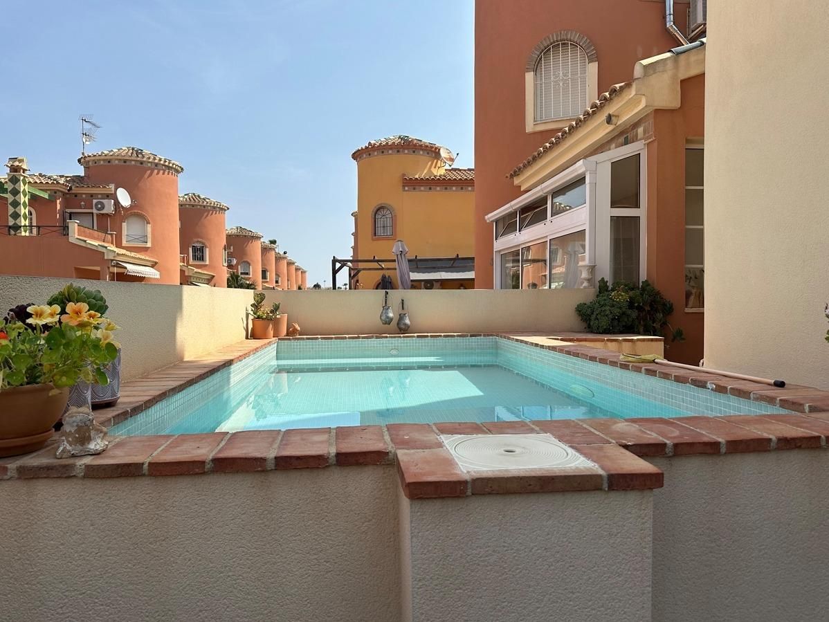Swimming pool of House or chalet for sale in Orihuela  with Air Conditioner, Heating and Private garden