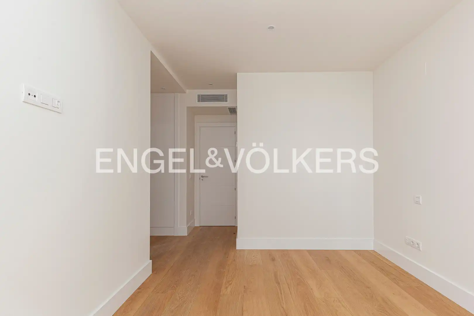 Habitación de Piso de alquiler en Madrid con Aire acondicionado, Calefacción y Jardín privado