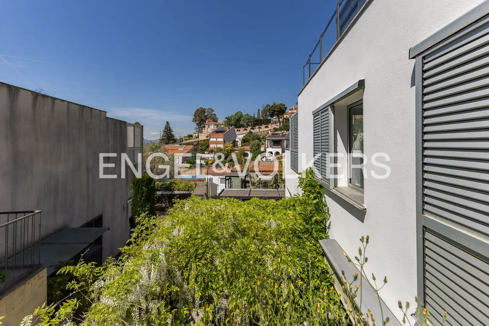 Terrassa de Casa o xalet en venda en Esplugues de Llobregat amb Aire condicionat, Calefacció i Jardí privat