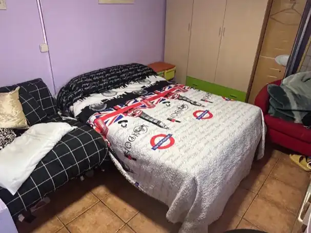Habitación de Local en venta en Sabadell con Aire acondicionado, Calefacción y Amueblado
