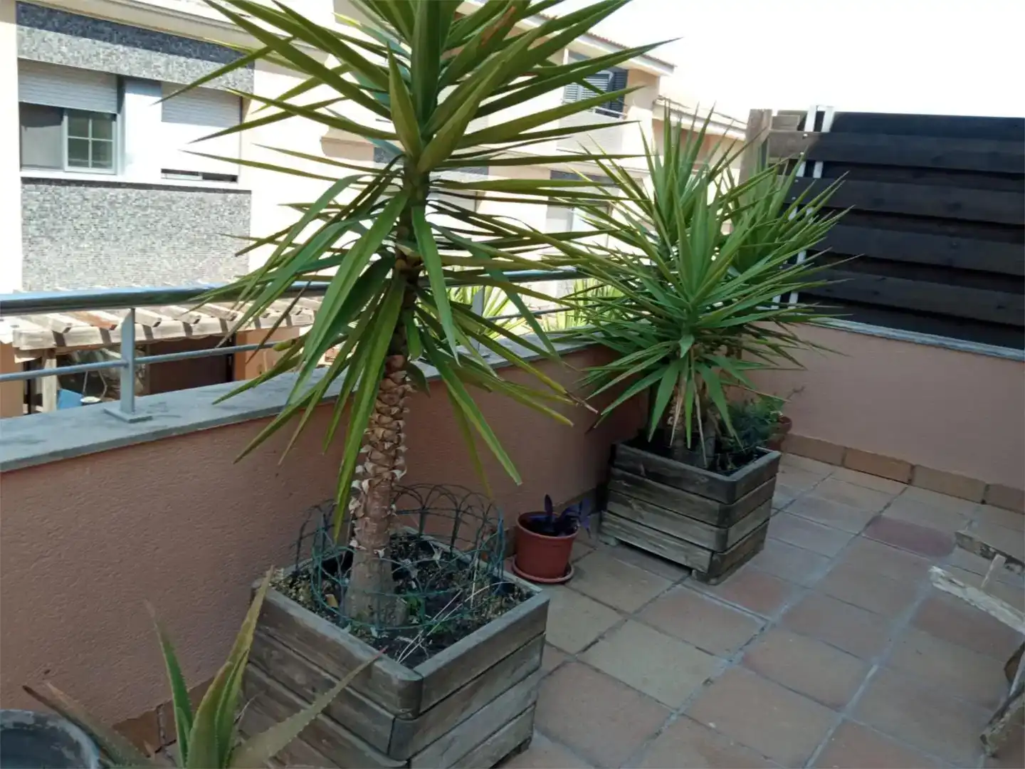 Terrassa de Casa adosada per a compartir en Vallirana amb Parquet, Piscina i Moblat