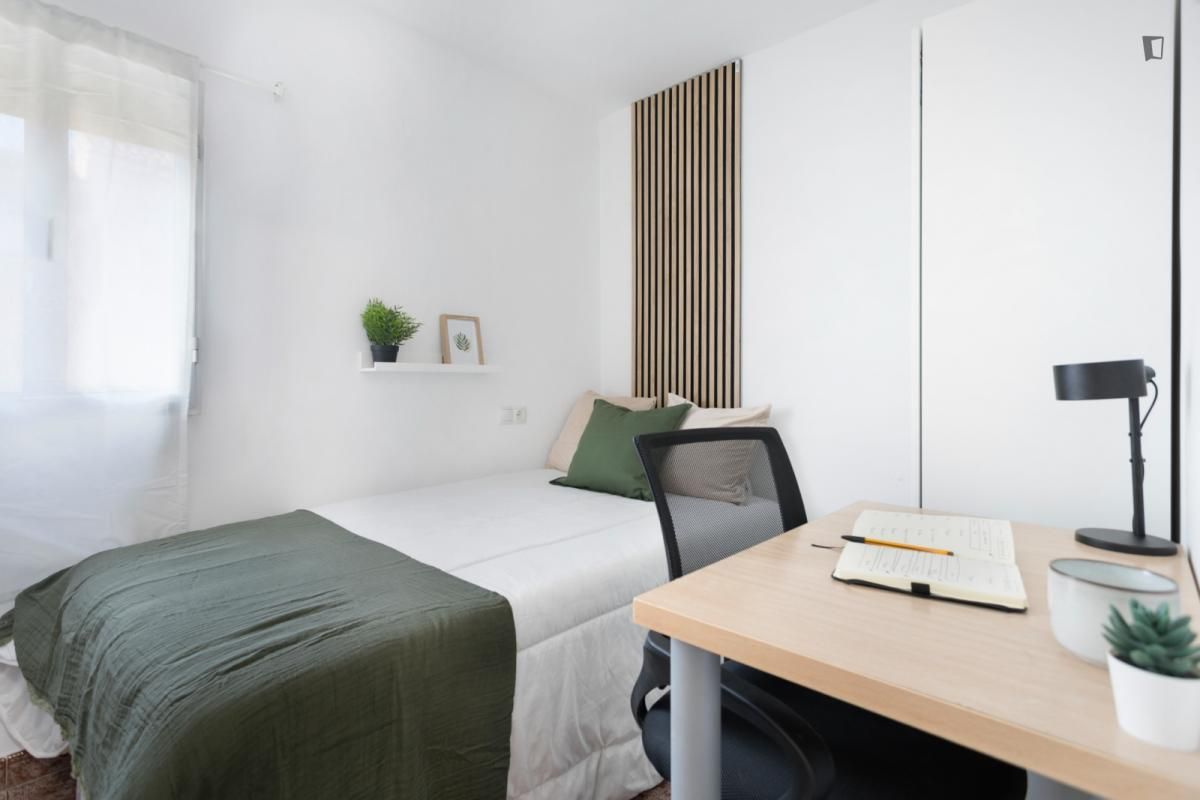 Dormitori de Apartament per a compartir en Getafe amb Aire condicionat, Moblat i Forn