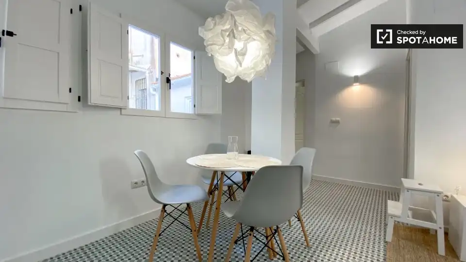 Room in Barrio de Benicalap
