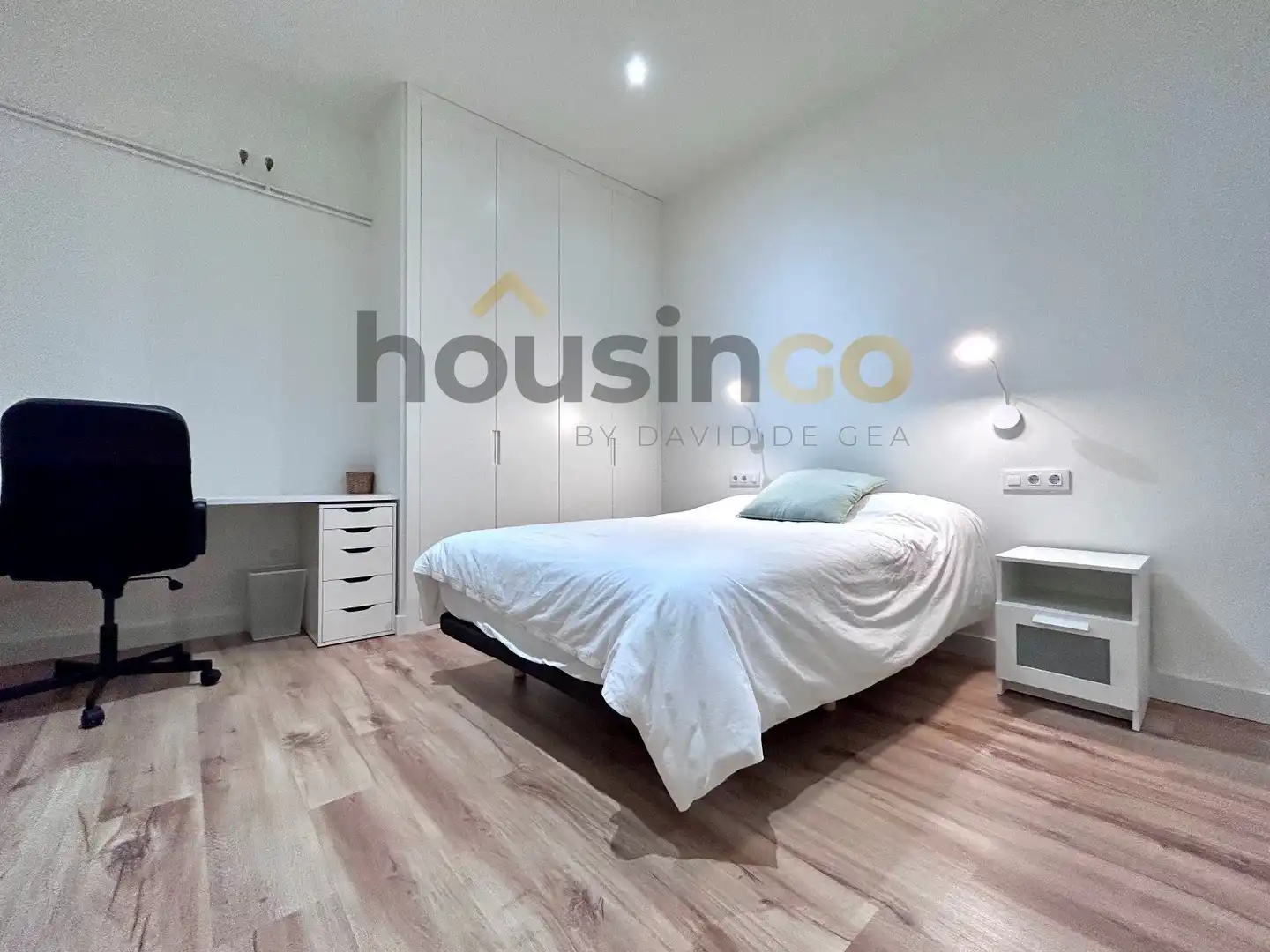 Bedroom of Flat for rent in Madrid  with Air Conditioner, Heating and Parquet flooring