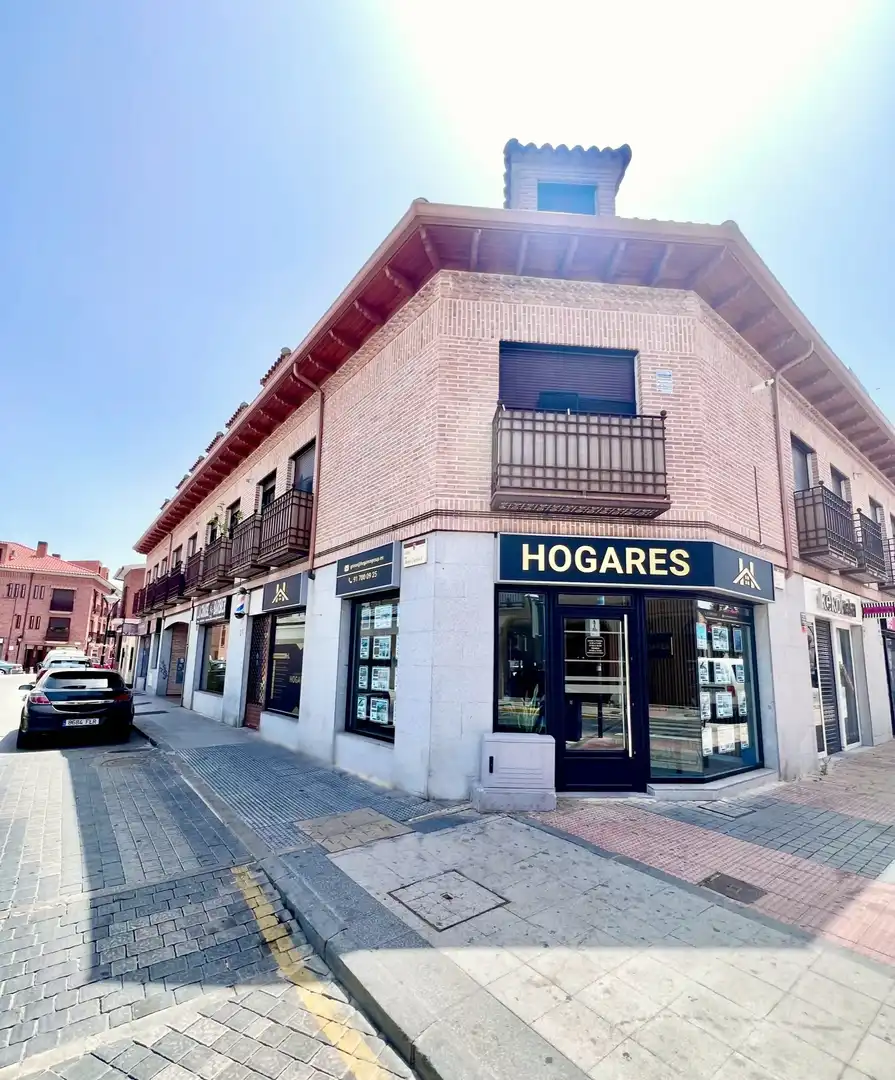 Casa adosada en venda en Moraleja de Enmedio amb Aire condicionat, Calefacció i Jardí privat