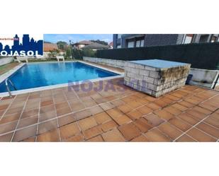 Piscina de Apartament de lloguer en Noja amb Calefacció, Jardí privat i Terrassa