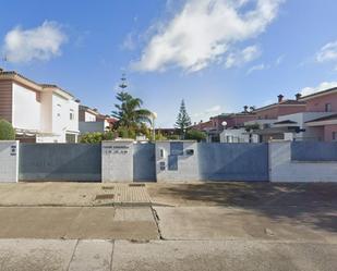 Vista exterior de Casa adosada en venda en Jerez de la Frontera amb Jardí privat i Terrassa