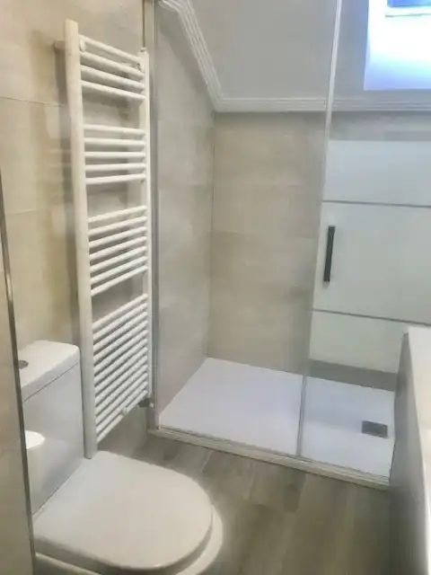 Baño de Ático en venta en Noja con Calefacción, Terraza y Amueblado