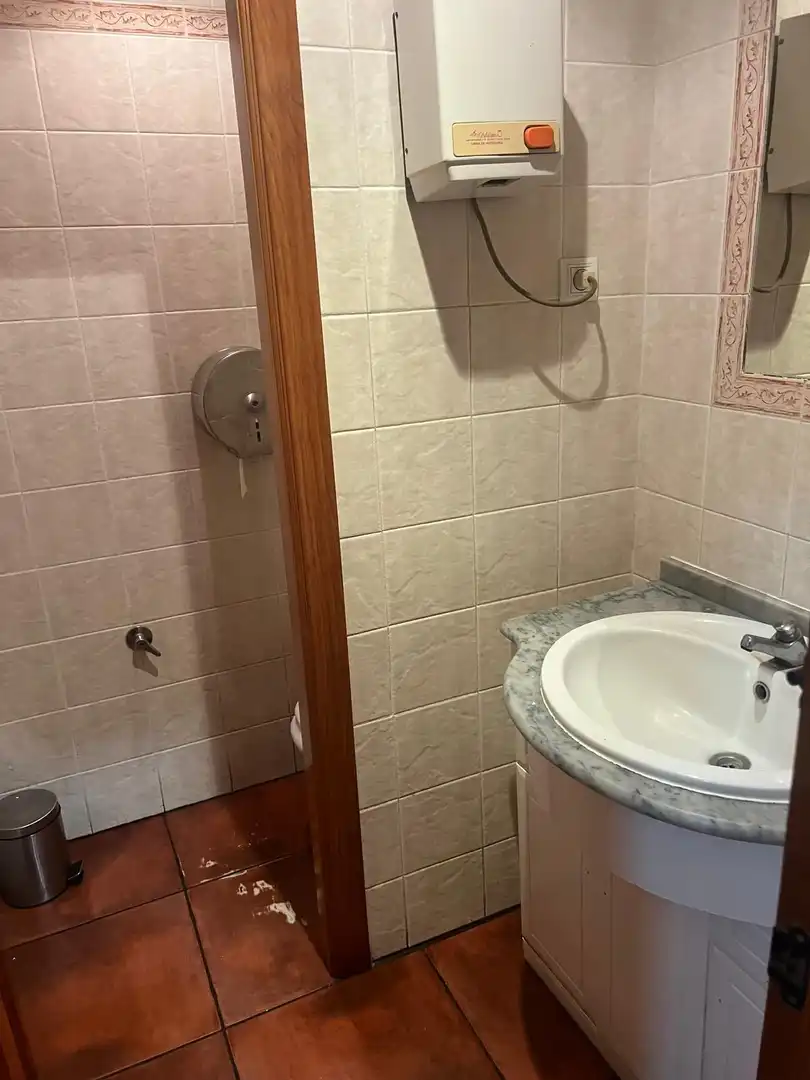 Baño de Nave industrial en venta en Muñogalindo