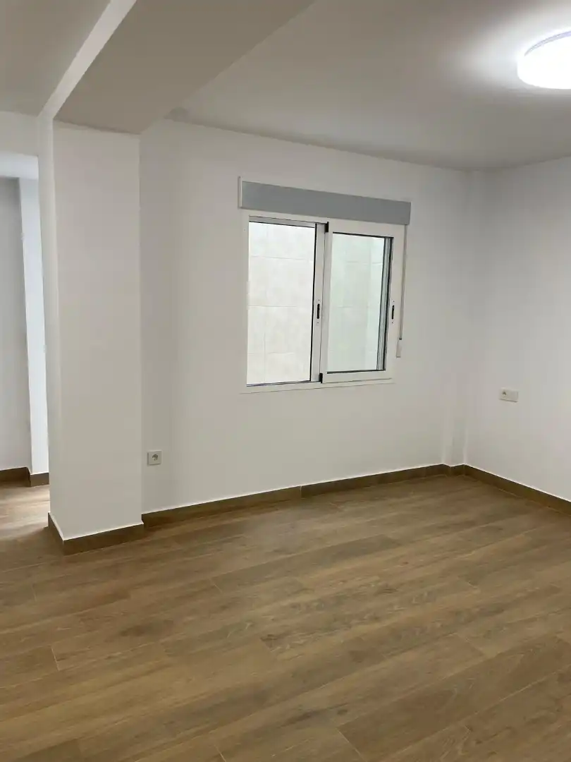Habitación de Planta baja en venta en Elche / Elx con Aire acondicionado, Terraza y Horno