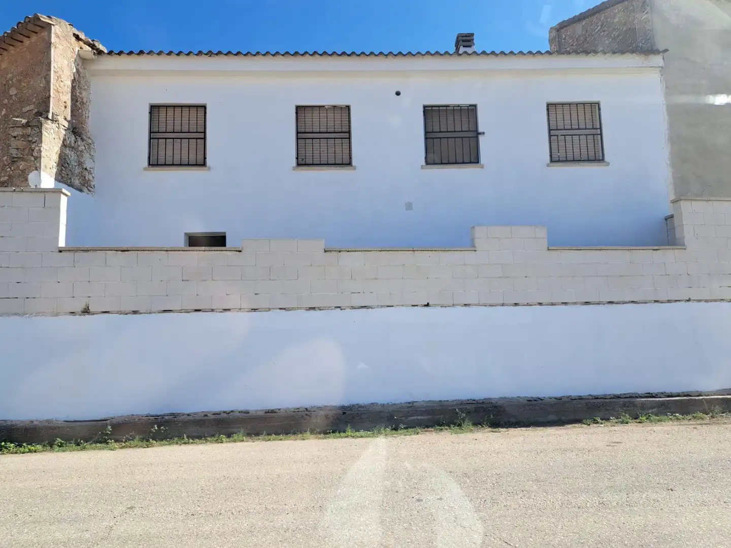 Exterior view of Houses for sale in Villargordo del Cabriel  with Terrace and Storage room