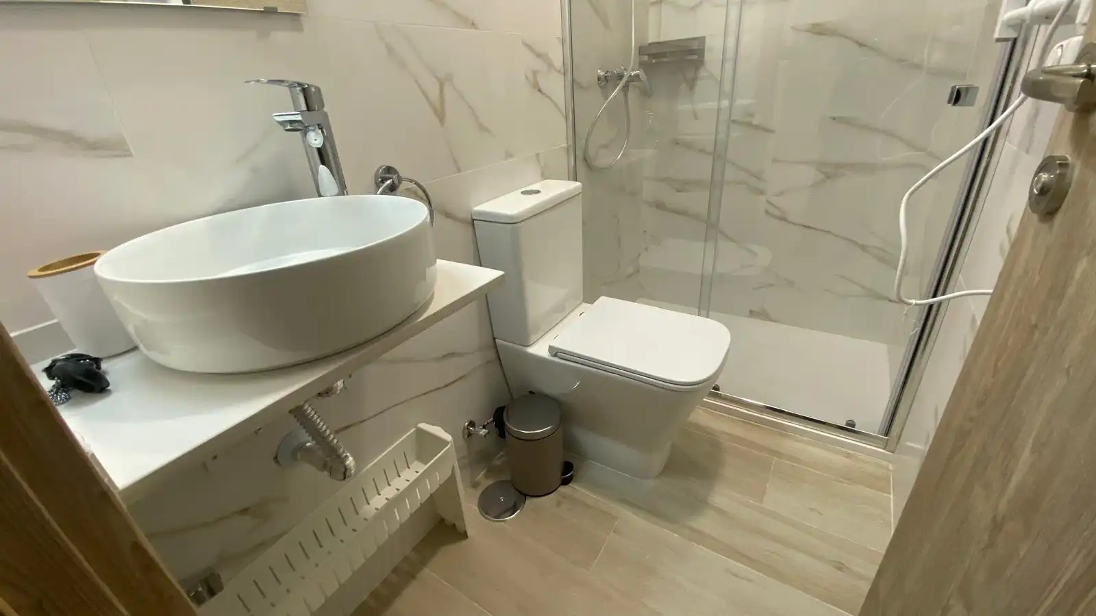 Baño de Piso para compartir en Sevilla con Aire acondicionado, Calefacción y Parquet