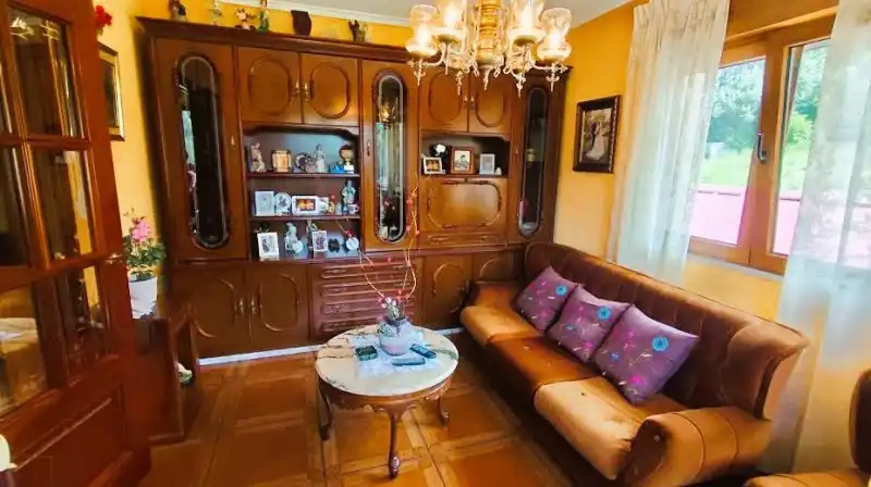 Sala d'estar de Casa o xalet en venda en Soto del Barco amb Calefacció, Traster i Balcó