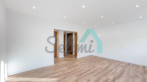 Foto 4 de Piso de alquiler en Roberto Frasinelli, Ciudad Naranco - Prados de La Fuente, Oviedo