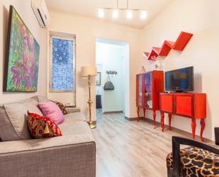 Sala d'estar de Apartament de lloguer en  Madrid Capital amb Aire condicionat, Moblat i Forn
