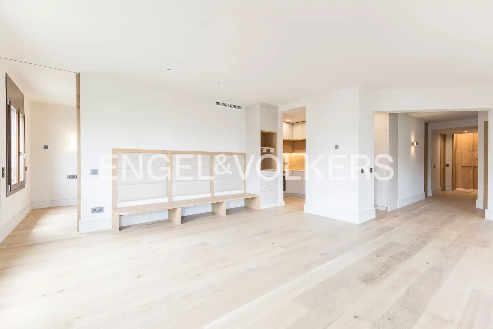Sala d'estar de Pis en venda en Barcelona amb Aire condicionat, Calefacció i Parquet