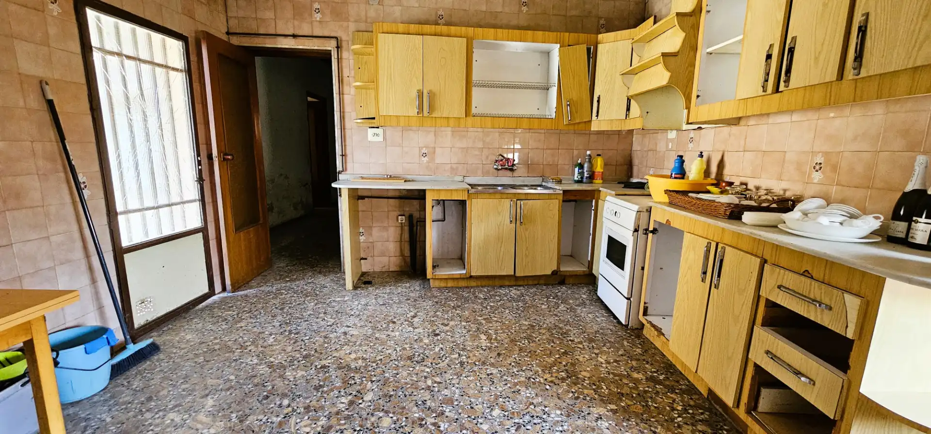 Cuina de Casa adosada en venda en Totana amb Terrassa i Balcó
