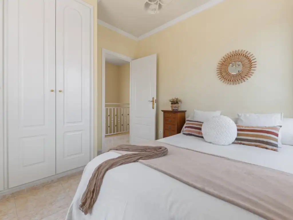 Habitación de Ático en venta en El Campello con Aire acondicionado, Terraza y Amueblado