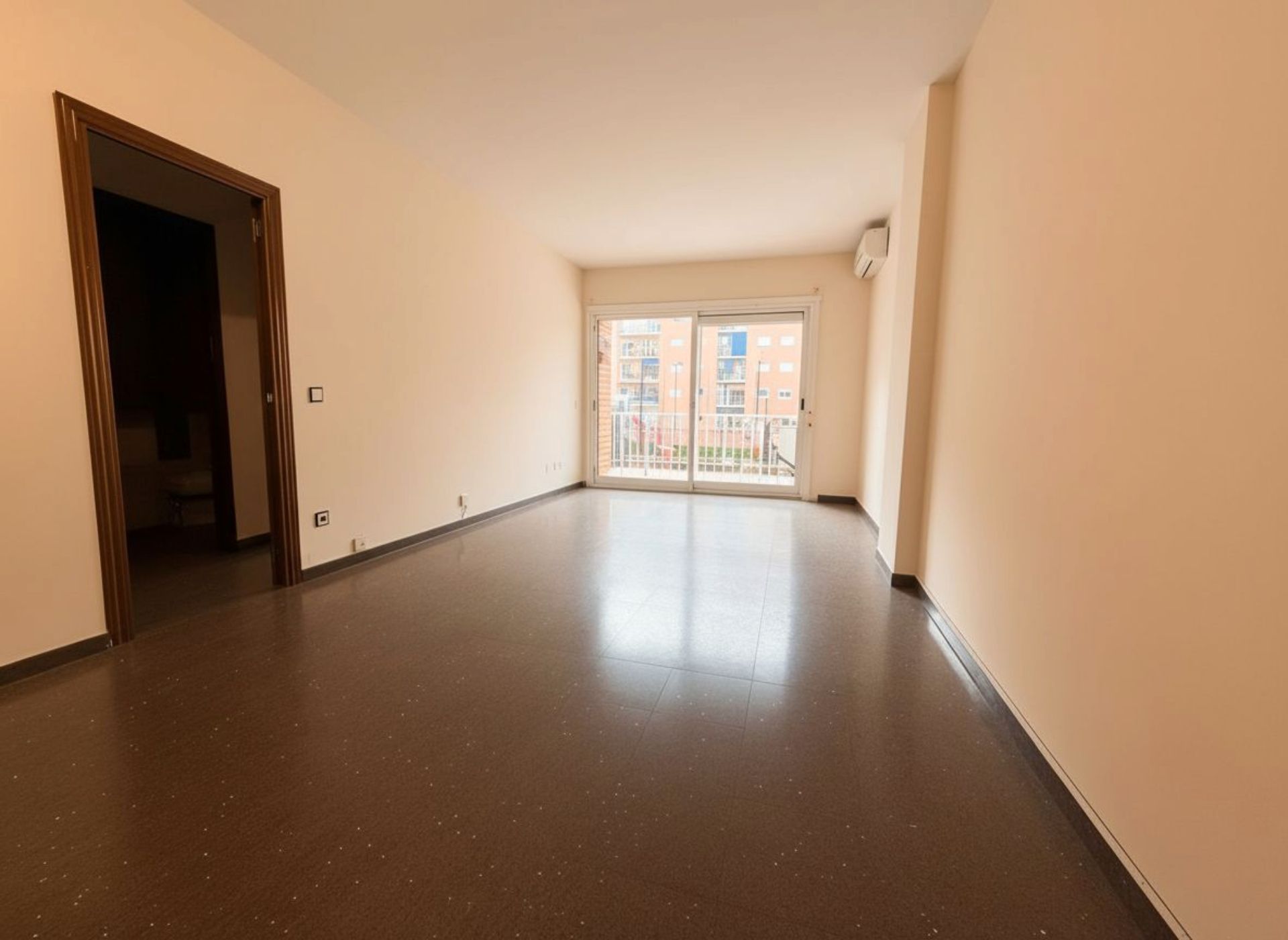 Dormitori de Pis en venda en  Barcelona Capital amb Aire condicionat i Balcó