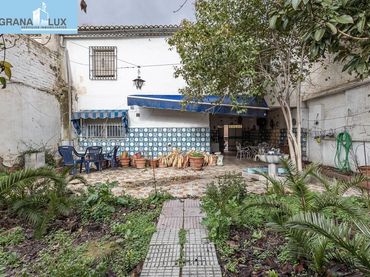Reihenhaus mit Garten zum Verkauf in Calle ANTONIO MACHADO