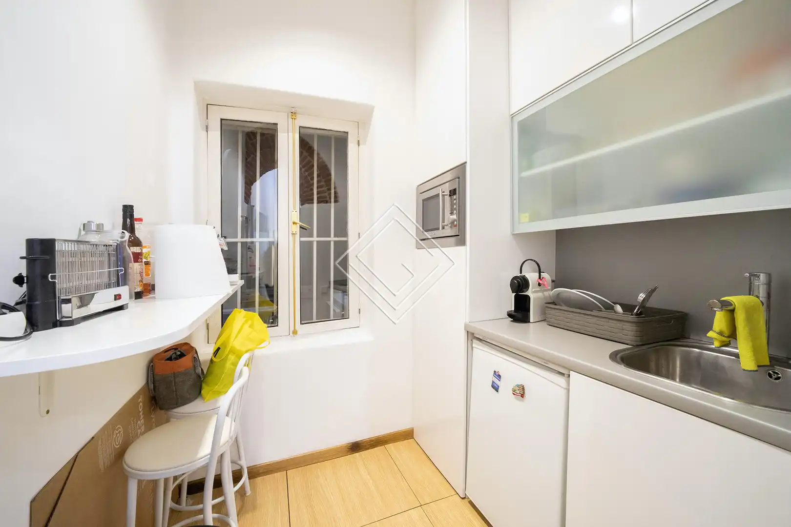 Kitchen of Office for sale in Madrid  with Heating