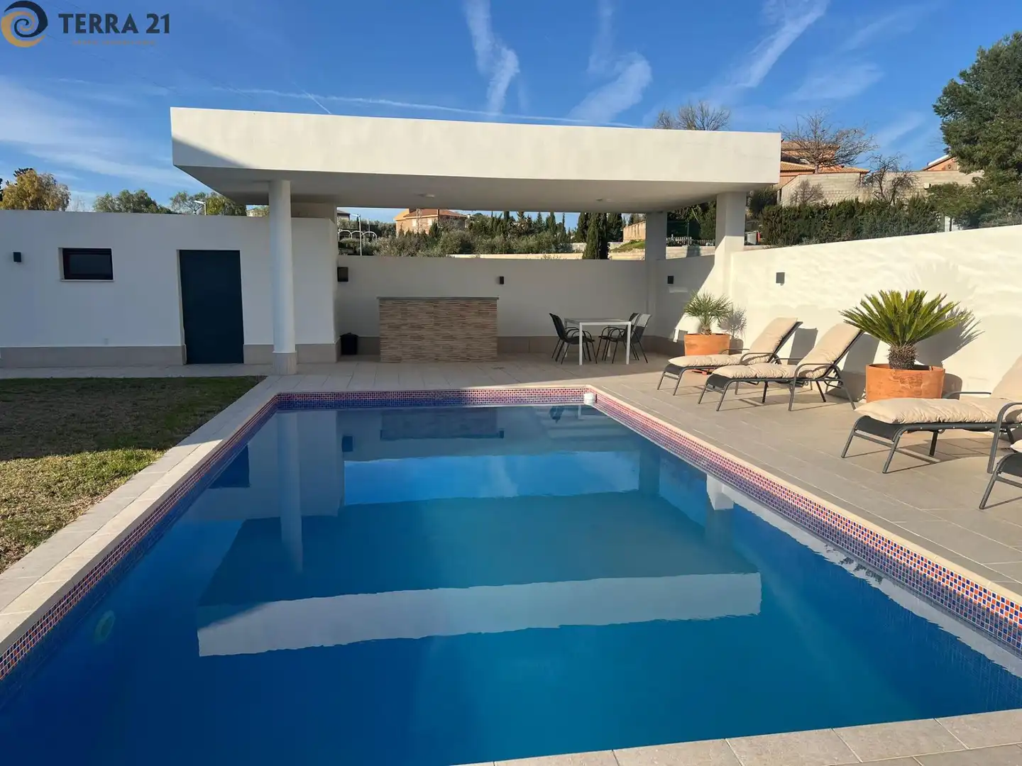 Swimming pool of Houses for sale in Jaén  with Air Conditioner, Private garden and Swimming Pool