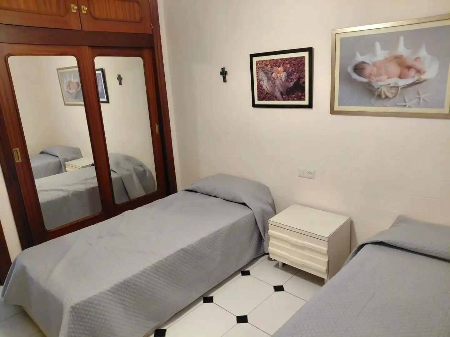 Dormitori de Pis en venda en Fuengirola amb Terrassa, Alarma i Piscina comunitària