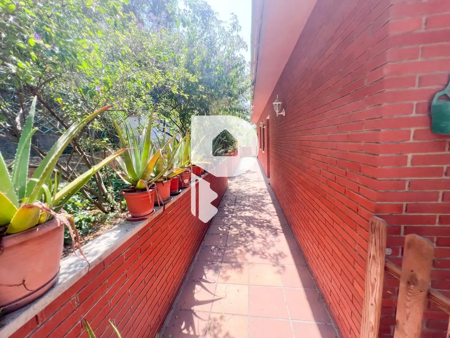 Jardí de Casa o xalet en venda en Vallirana amb Aire condicionat, Calefacció i Jardí privat