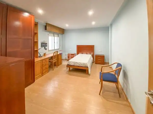 Habitación de Piso en venta en Vilagarcía de Arousa con Calefacción, Parquet y Terraza