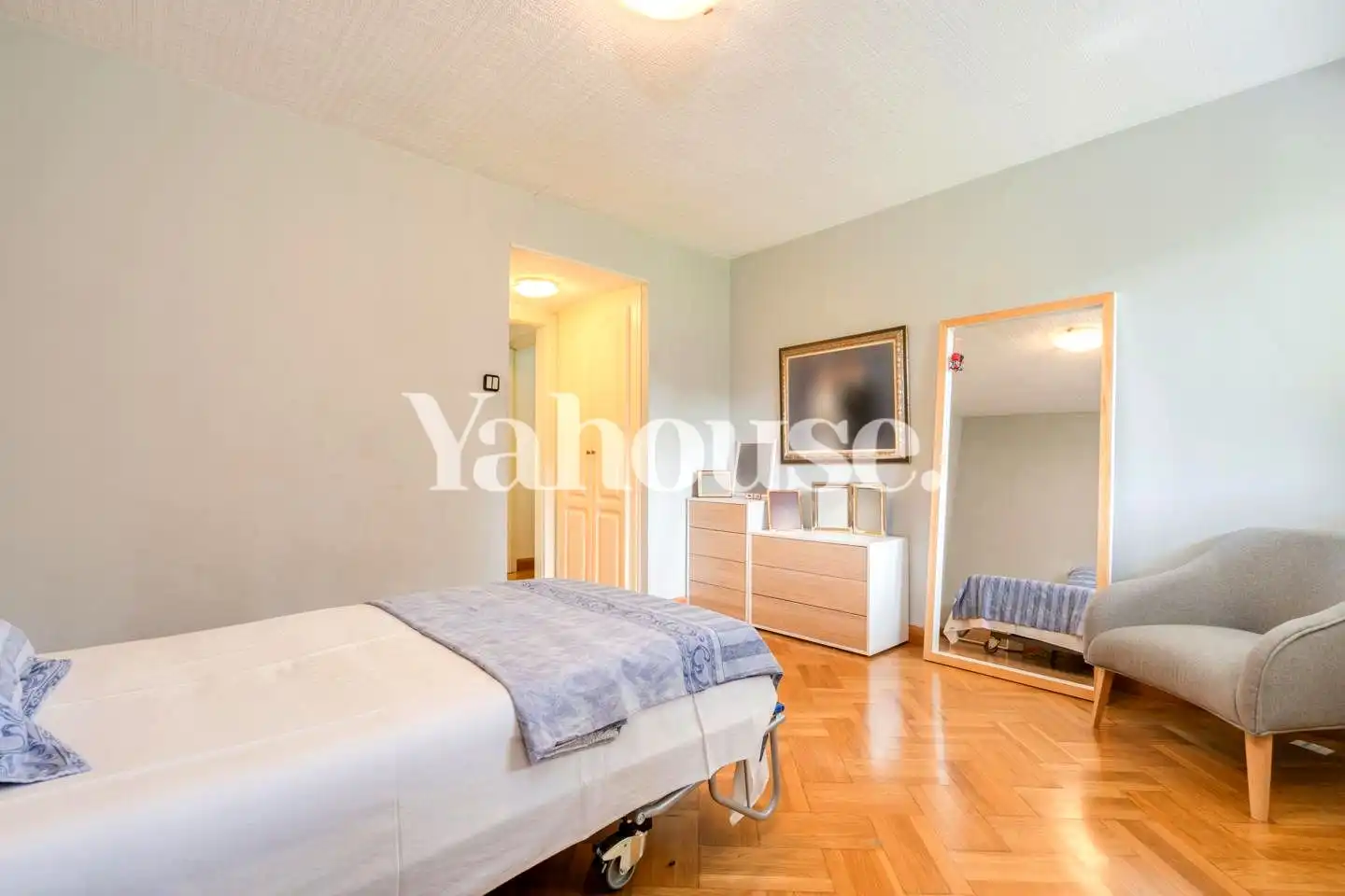 Habitación de Planta baja en venta en Barcelona con Aire acondicionado, Calefacción y Jardín privado