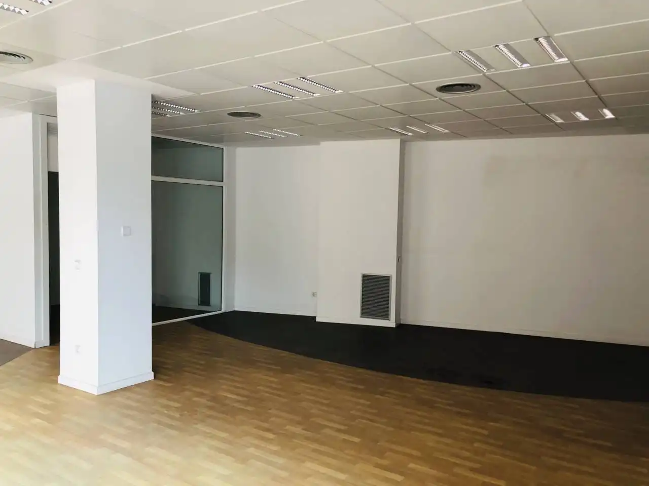 Commercial properties for rent in Calle REYES CATOLICOS,, 4, Plaza Castelar - Mercado Central