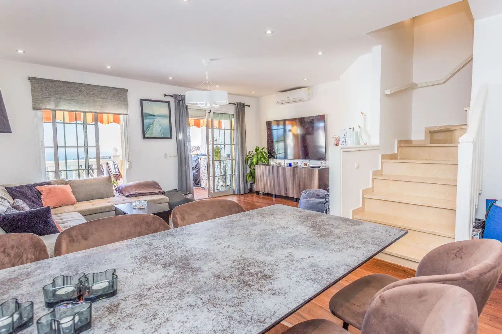 Living room of Detached homes for sale in Benalmádena  with Air Conditioner, Heating and Private garden