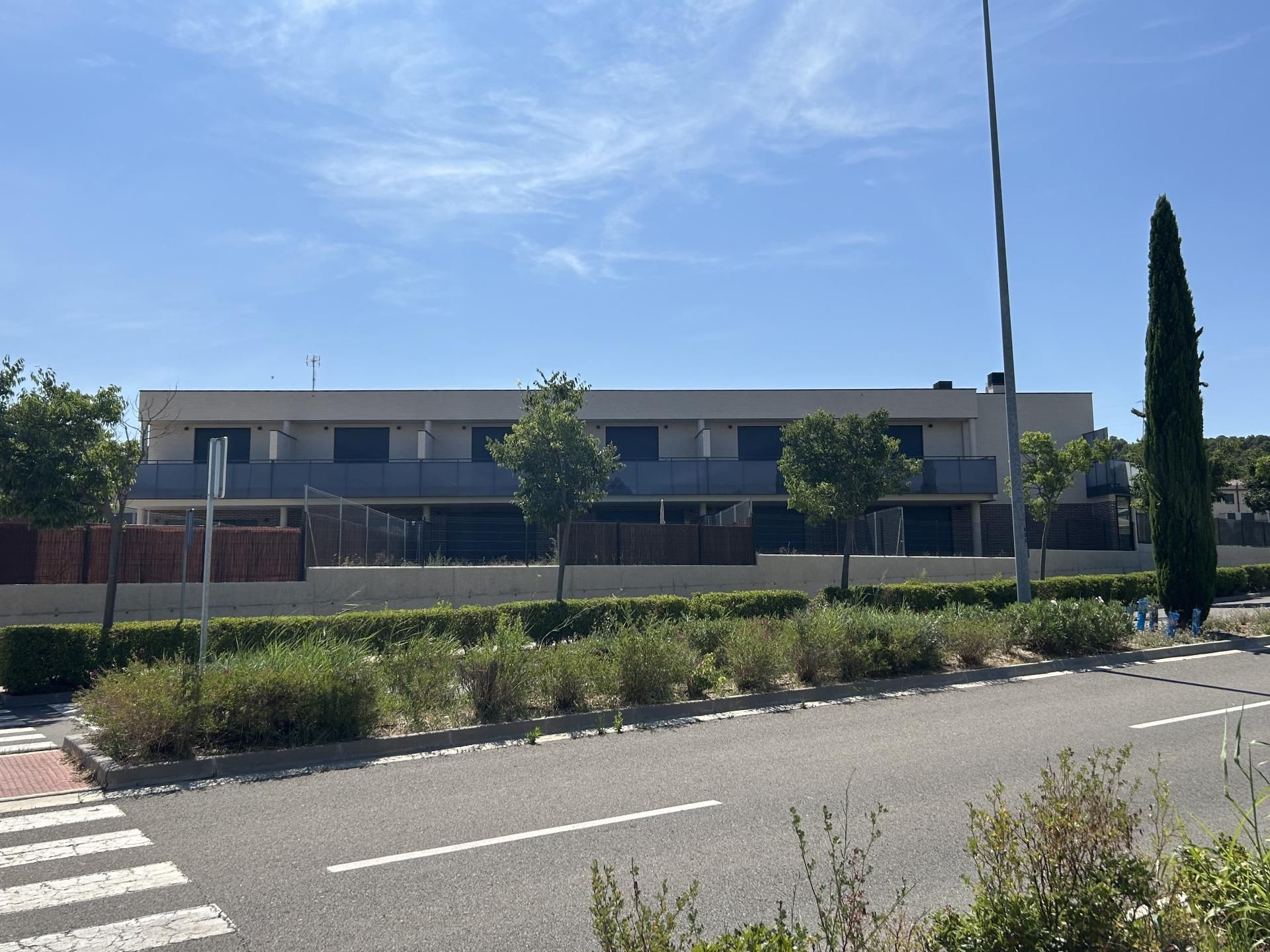 Vista exterior de Casa adosada en venda en Tudela amb Calefacció, Jardí privat i Parquet