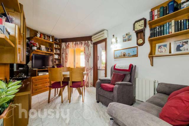 Piso en Venta en CL MOSSEN CAMIL ROSELL, . en Cementiri Vell