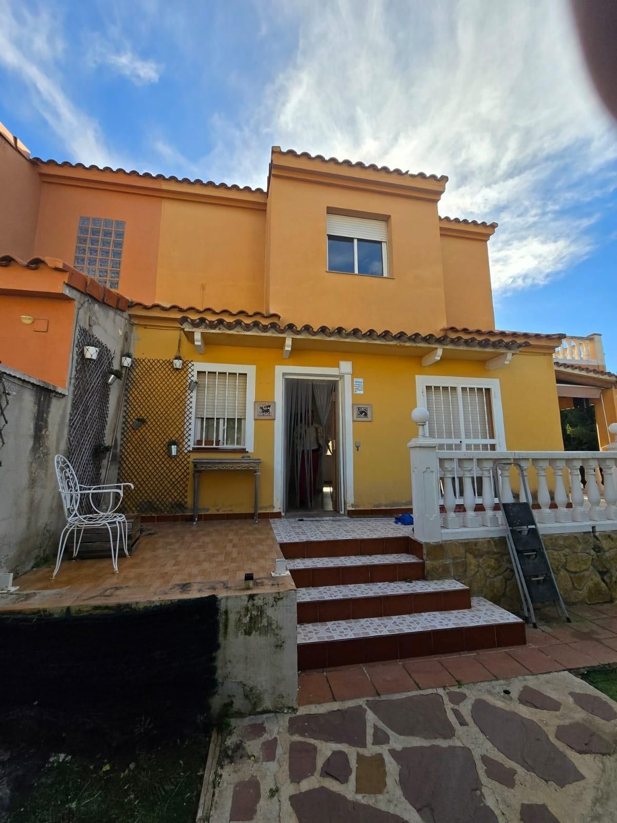 Exterior view of House or chalet for sale in La Pobla de Vallbona  with Community pool