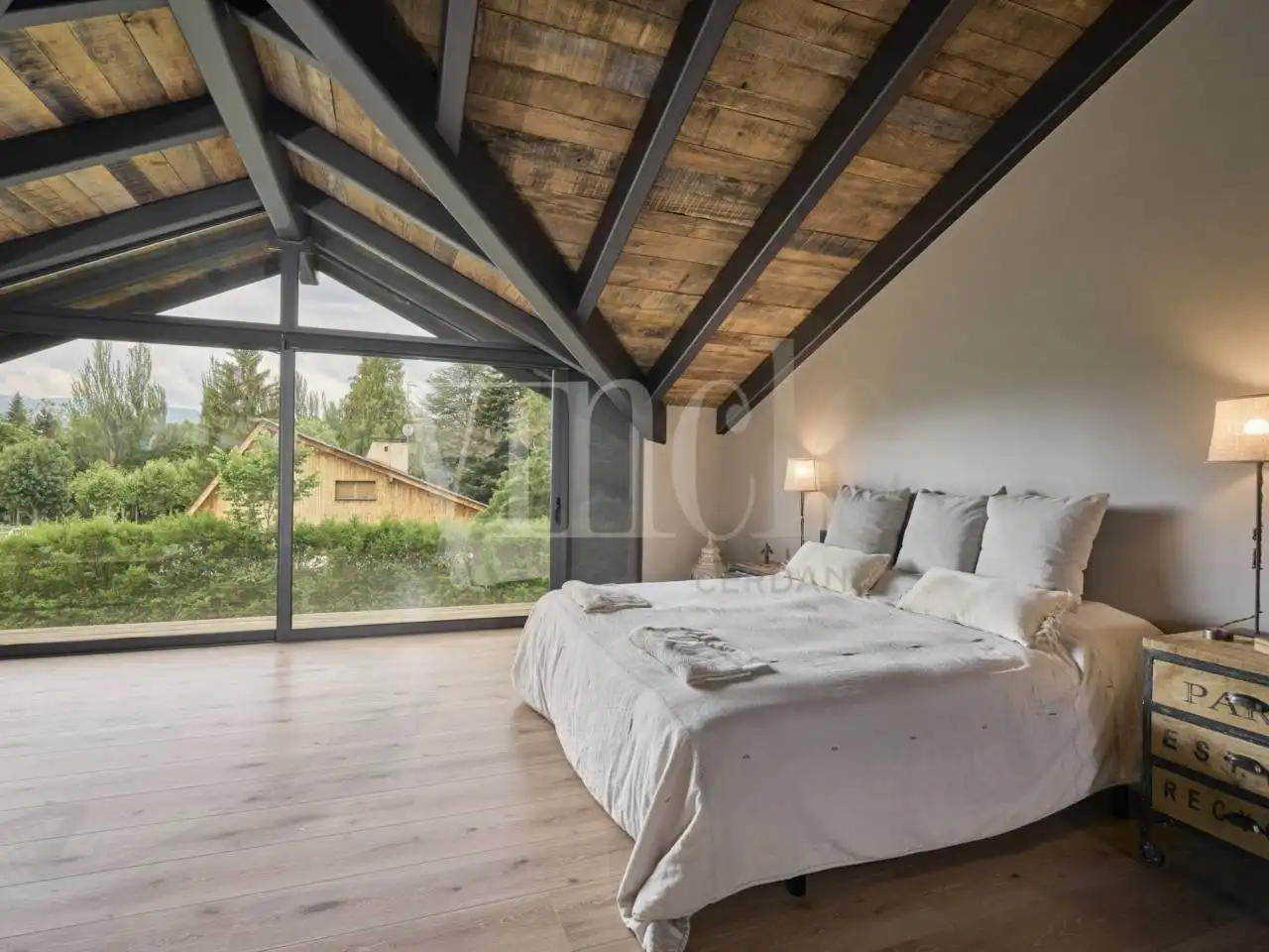 Dormitori de Casa o xalet en venda en Puigcerdà amb Calefacció, Jardí privat i Parquet