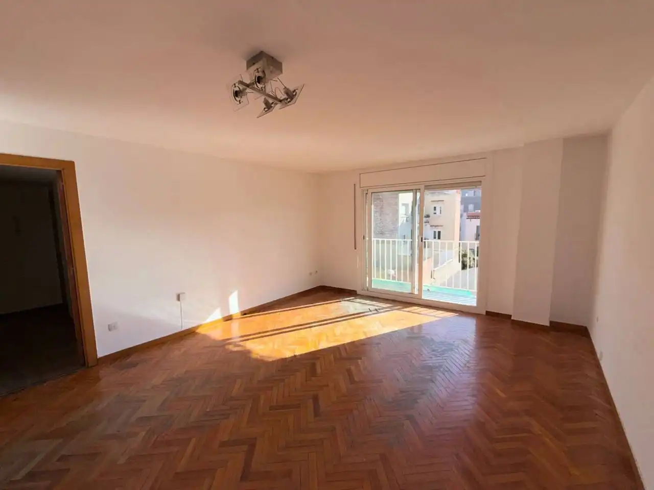 Sala de estar de Piso en venta en Terrassa con Parquet y Balcón